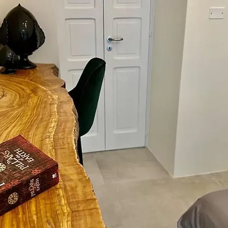 Maison De Luxe De 3 Lits Челье-Мессапика